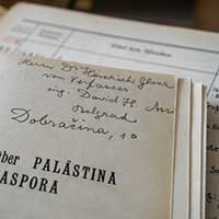 Title page of the book “Wahrheiten über Palästina und die Diaspora” with a dedication written by the author to Heinrich Glanz. Title page of the book “Wahrheiten über Palästina und die Diaspora” with a dedication written by the author to Heinrich Glanz.